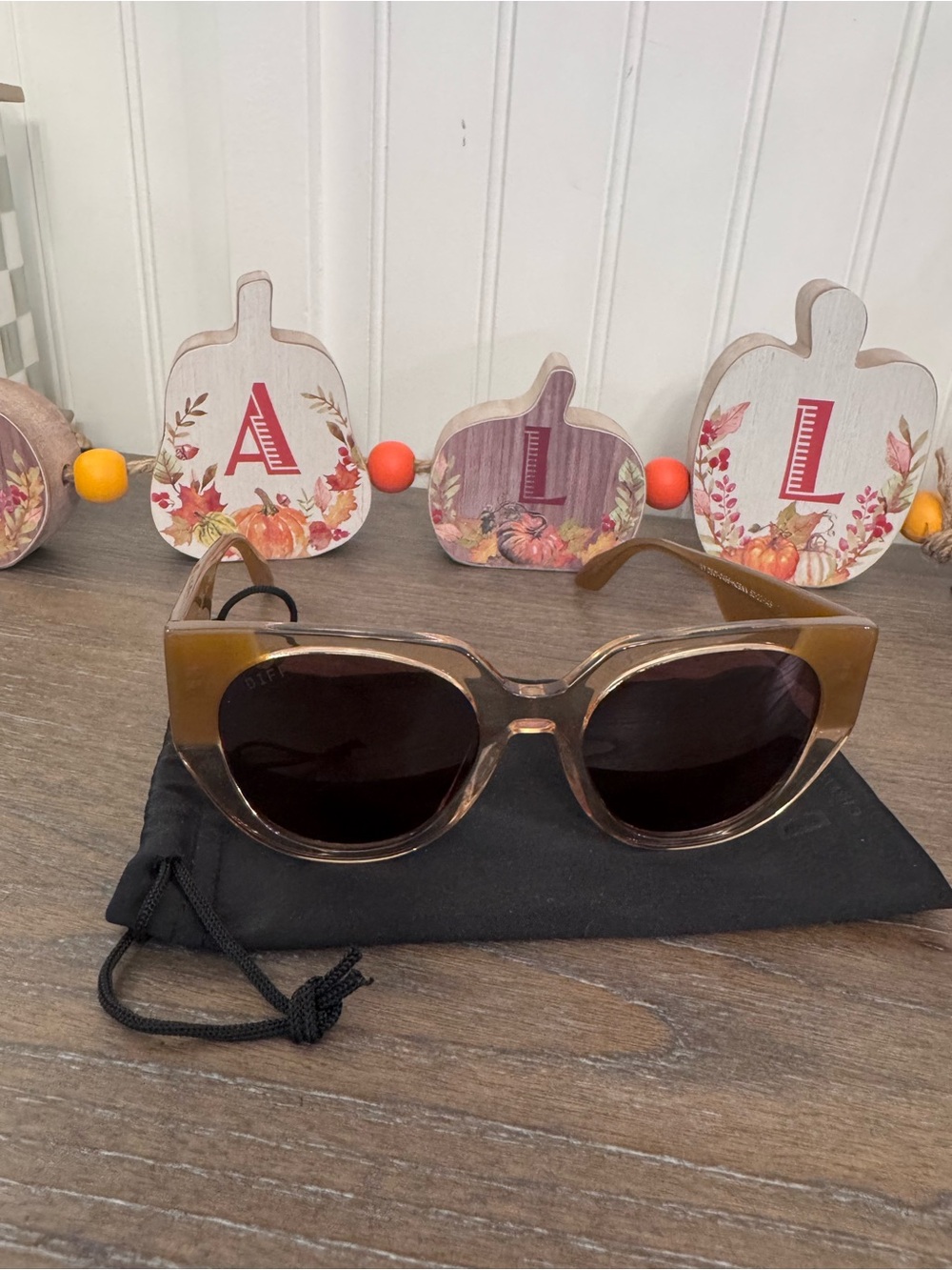 Diff Eyewear Brown women’s Sunglasses with Dark Lenses